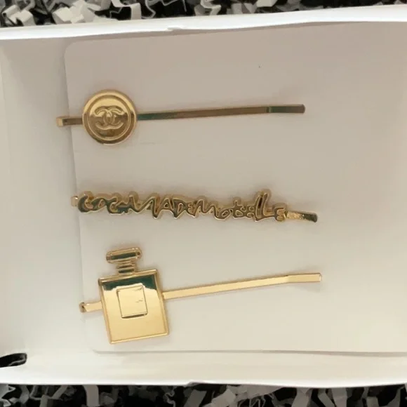 ⭐️NEW Chanel Gold Hair Pins - Picture 2 of 3